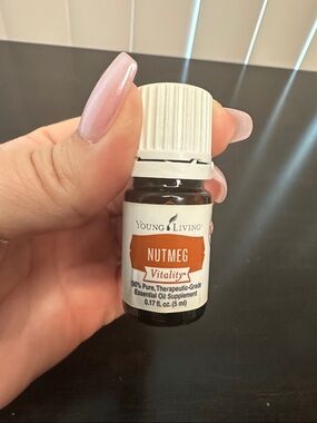 Young Living Nutmeg Vitality Essential Oil - Brown